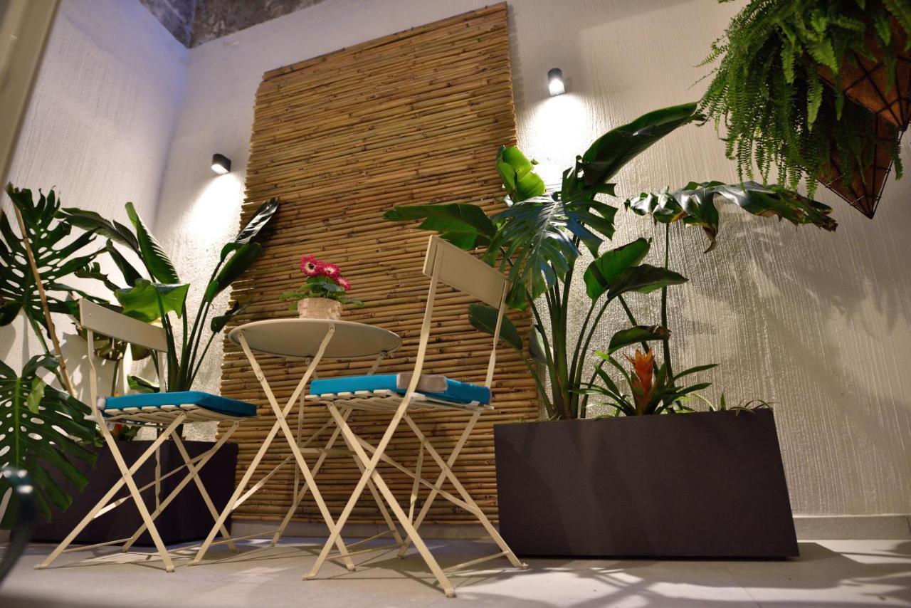 Almari Bed & Breakfast Cagliari Bagian luar foto