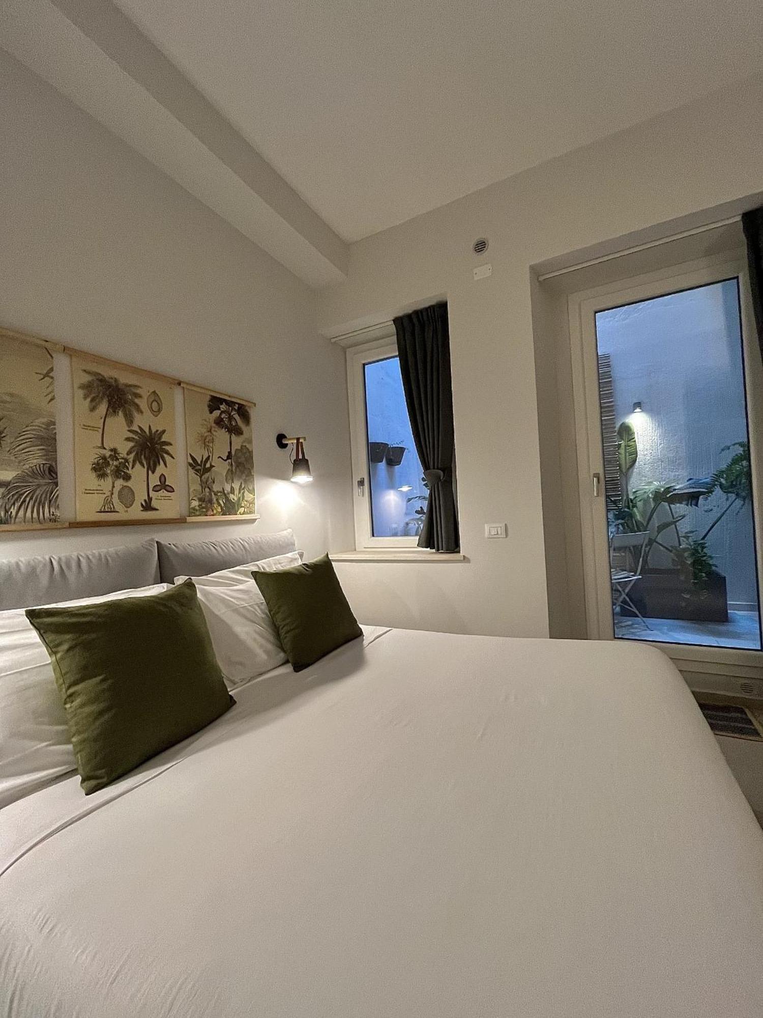 Almari Bed & Breakfast Cagliari Bagian luar foto